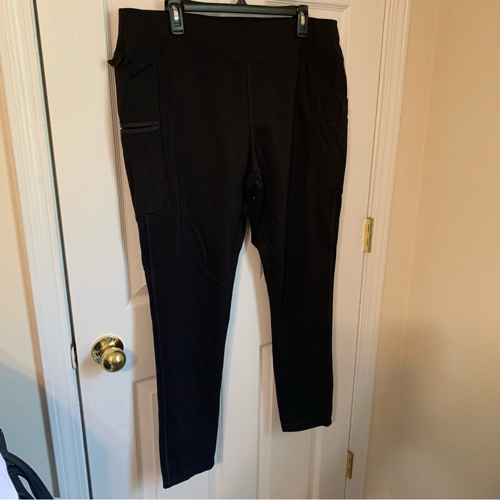 Carhartt xl (16-18) black leggings. Waist 18” inseam 27”